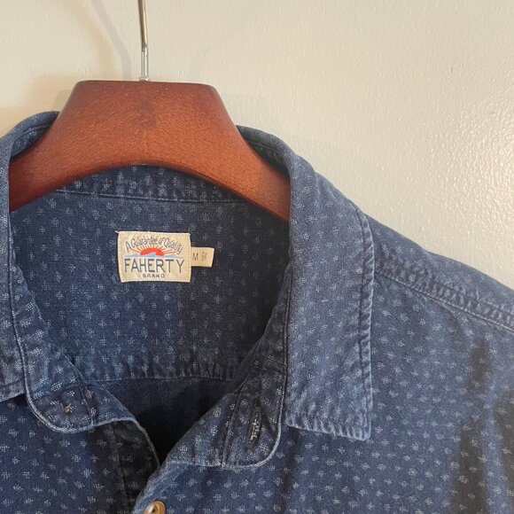 Faherty Coast Indigo Fleck Cotton Chambray Denim Button Shirt Medium - Picture 2 of 7